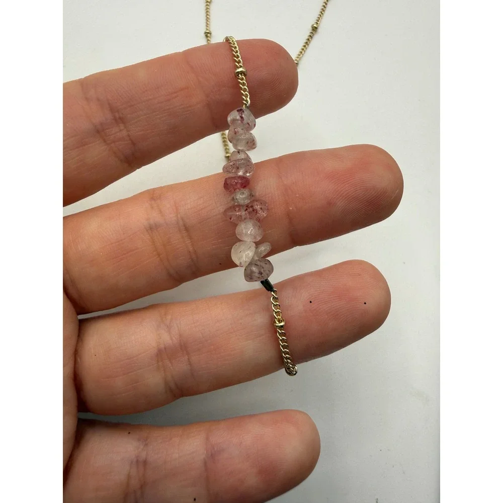 Strawberry Quartz Chip Bead Necklace Gold Tone Satellite Chain Feather Charm 18